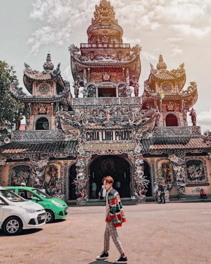 Linh Phuoc Pagoda has unique faience mosaics architecture