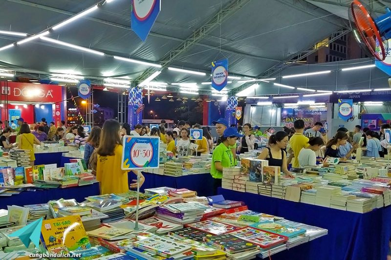 The-special-Book-Fair-at-Hai-Chau-District

