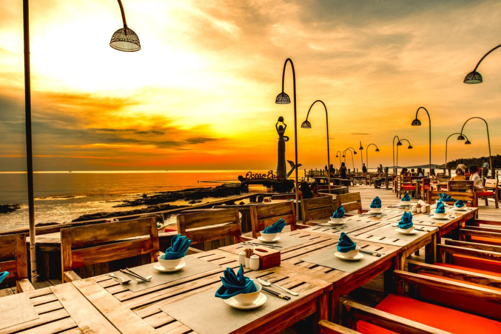 the-sunset-images-at-ra-khoi-restaurant