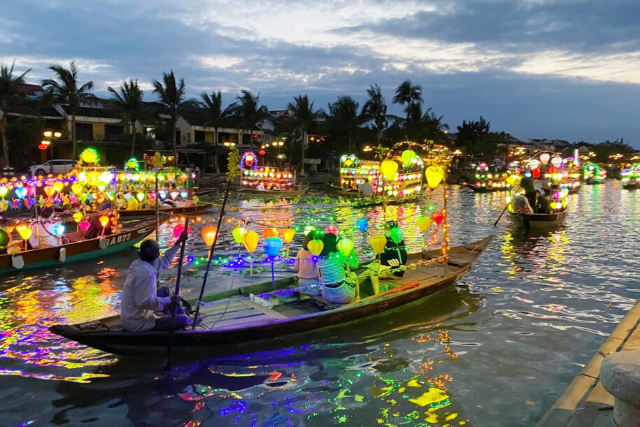 immersing-yourself-in-the-poetic-beauty-of-the-hoai-river