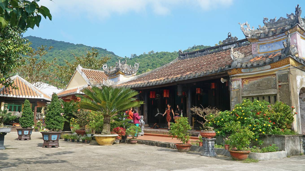 travel-hoi-an-cu-lao-cham-pagoda