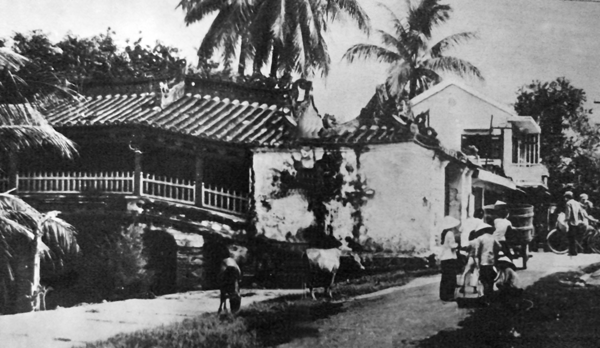 Hoi-An-bridge-pagoda-at-old-time