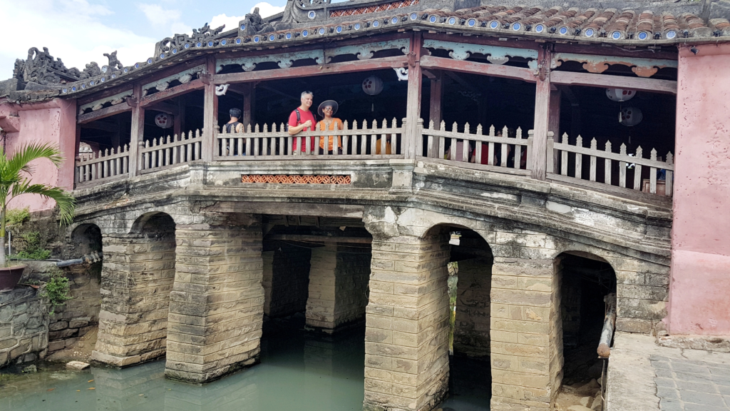 Hoi-An-bridge-pagoda-architecture