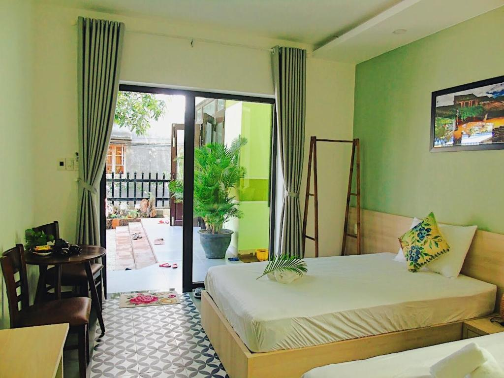 the-decoration-of-xanh-la-homestay-hoi-an-room