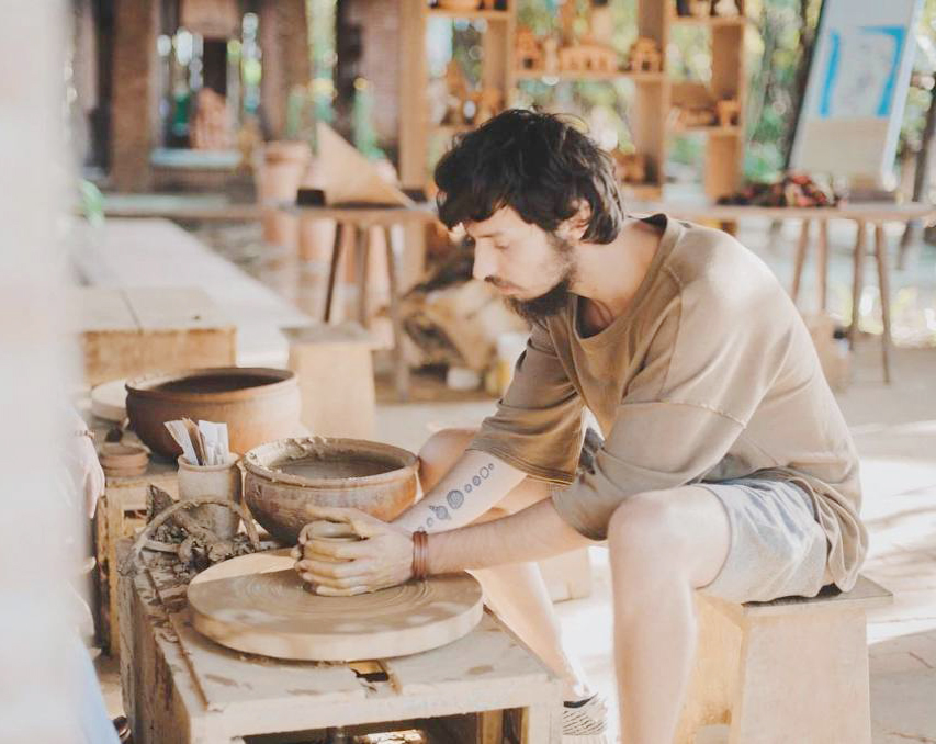 visitors-can-experience-making-pottery-right-at-thanh-ha-pottery-village