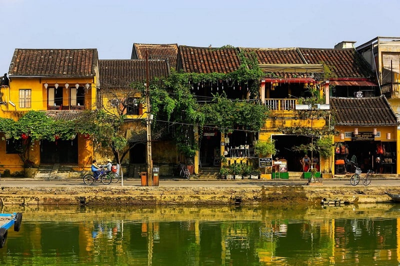 row-of-ancient-houses-next-to-thu-bon-river