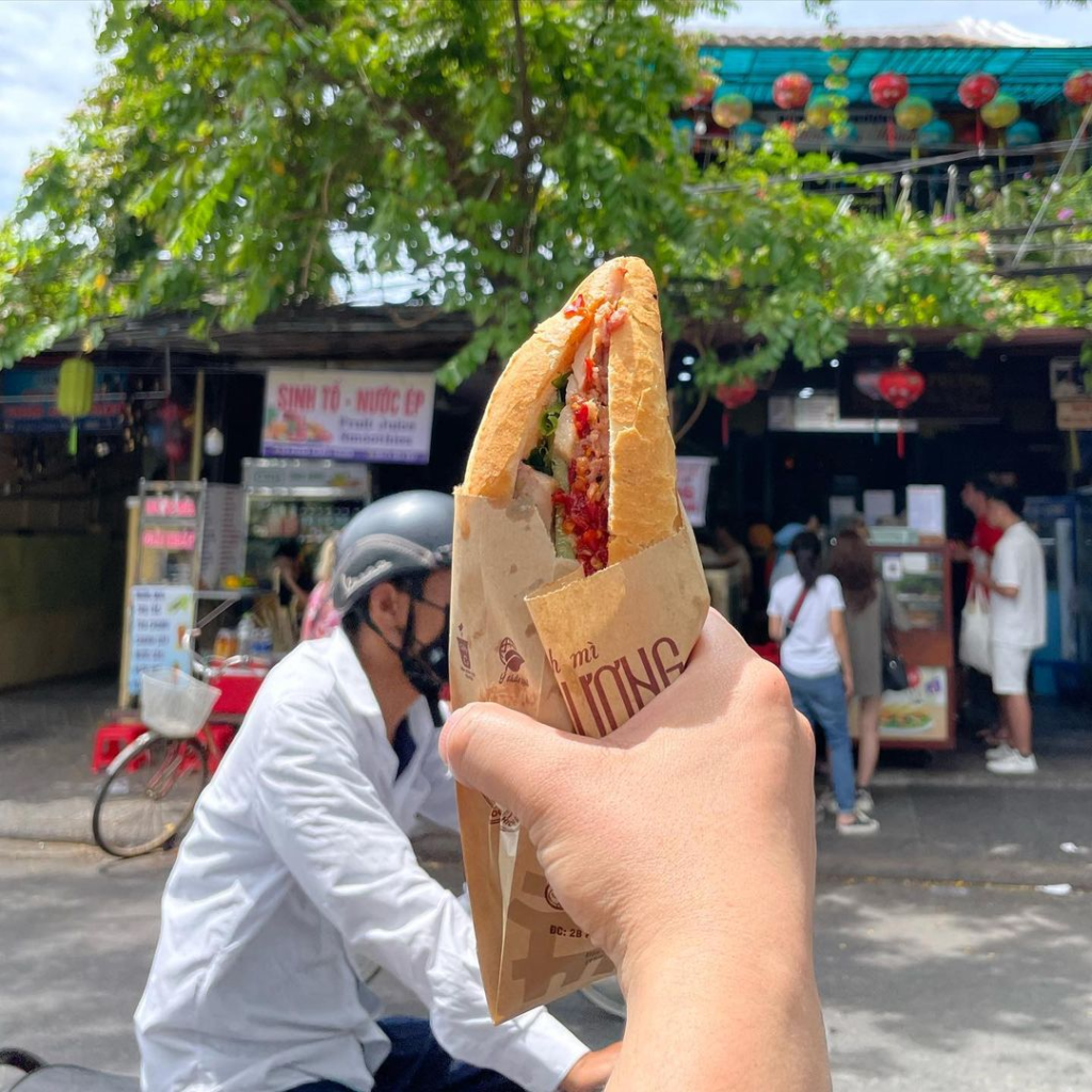 travel-hoi-an-phuong-bread