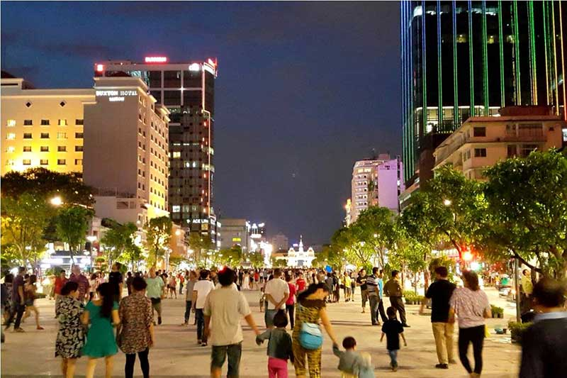  Attractions in Ho Chi Minh city - Nguyen Hue Walking Street