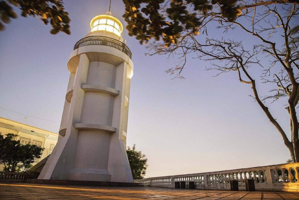Attractions in Vung Tau - lighthouse