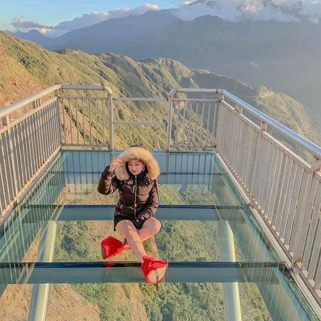 The scene from the Rong May glass bridge is "heart-stopping" but also very magnificent