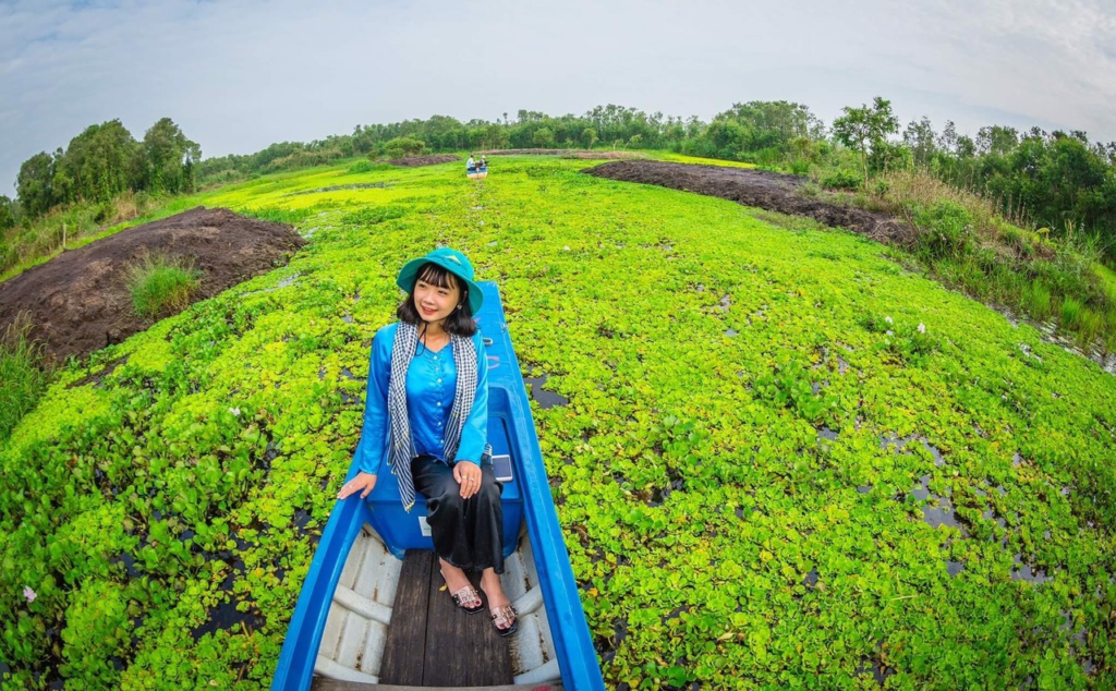 Enjoy the peaceful and relaxing atmosphere in the middle of the Western rice fields