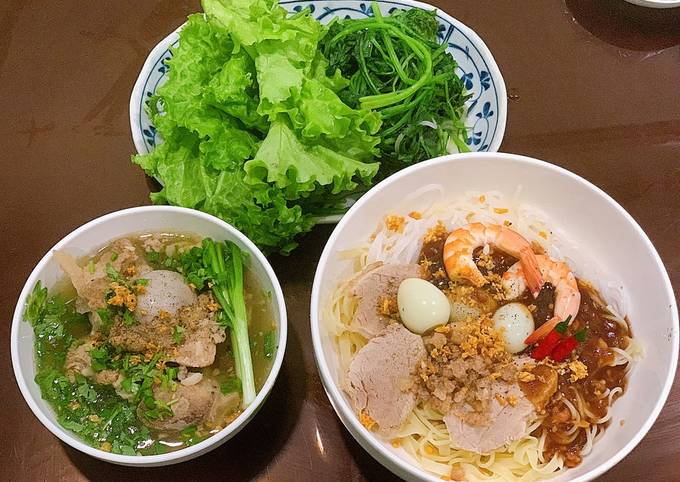 Nam Vang Noodle Soup - famous food in ho chi minh city