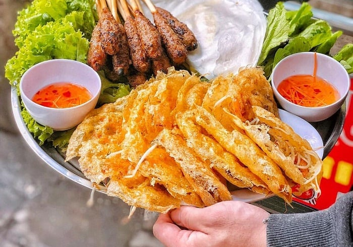 Food in Da Nang - Banh xeo, spring rolls